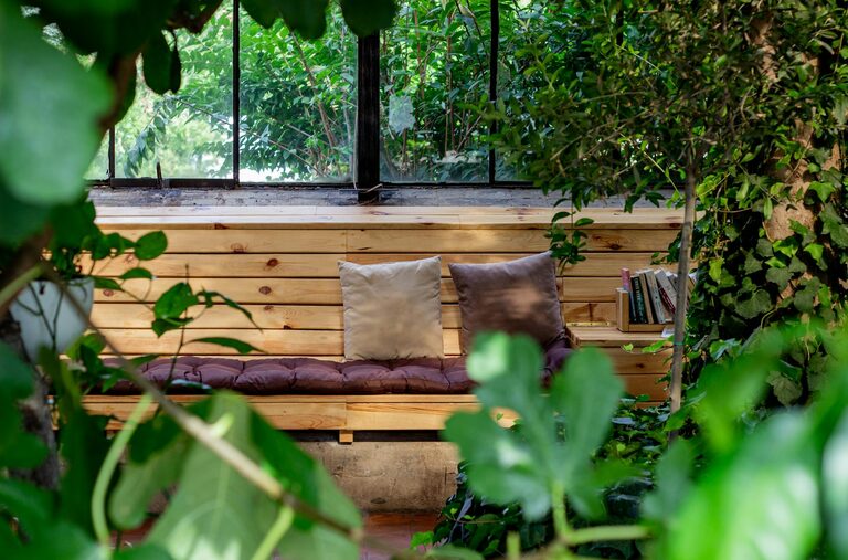 Tips for Creating a Cozy Outdoor Reading Nook in Your Backyard